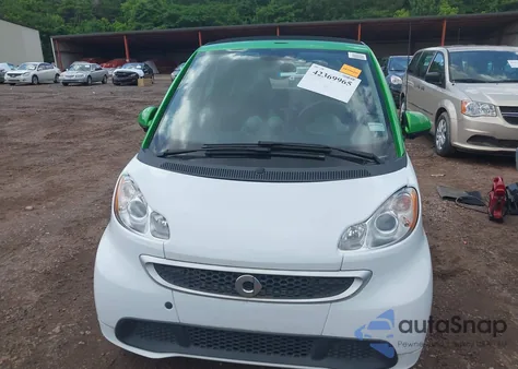 2014 Smart Fortwo Electric Drive Passion z USA, uszkodzony, nr VIN WMEEK9AA6EK783768